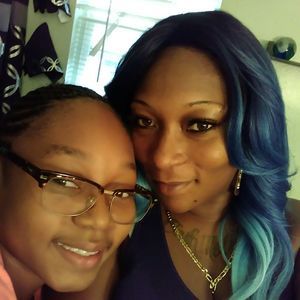 Meet your Posher, Ella